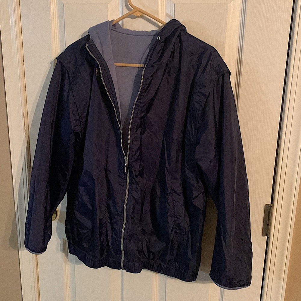 Reversible navy blue/medium blue-grey fleece jacket/windbreaker. Size L.